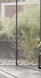 cortinas-horizontales-de-aluminio-negras-motorizadas-hunter-douglas